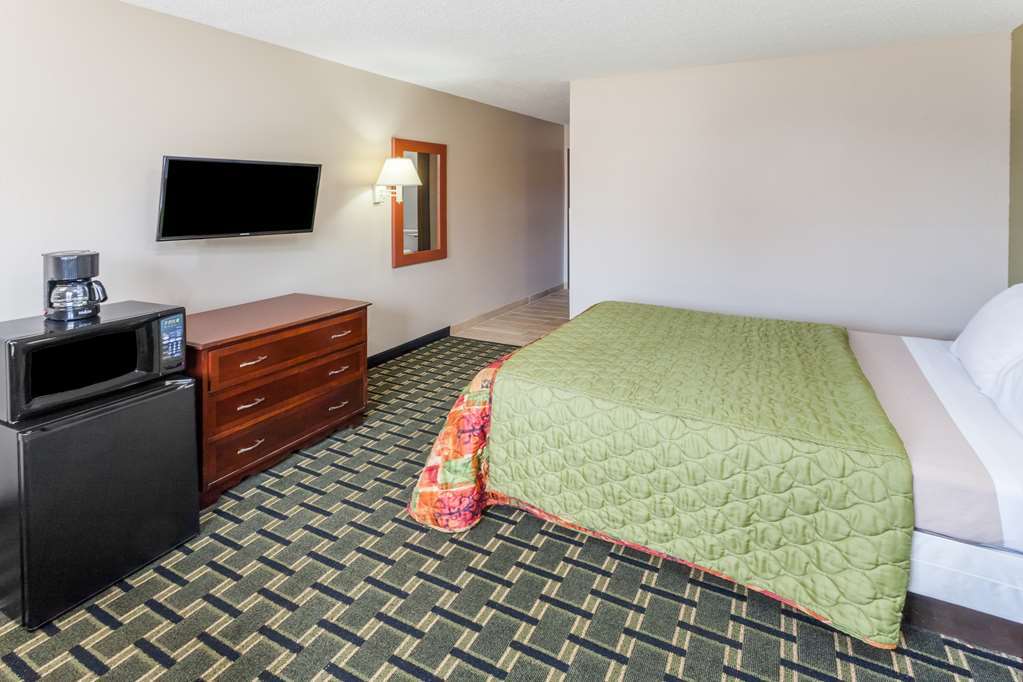Super 8 By Wyndham Michigan City Szoba fotó